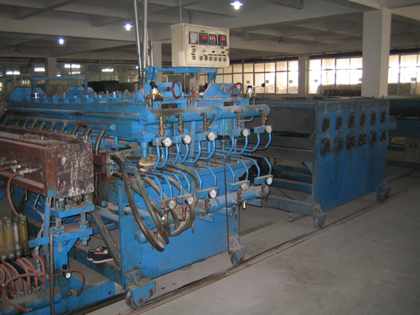 The multilayer coextruded casting film can be divided into three layers